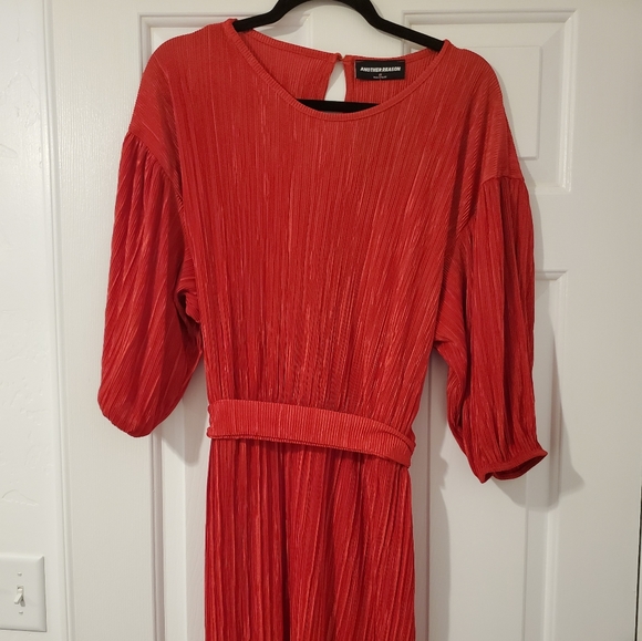 RED PLISSE MINI DRESS - Picture 2 of 3